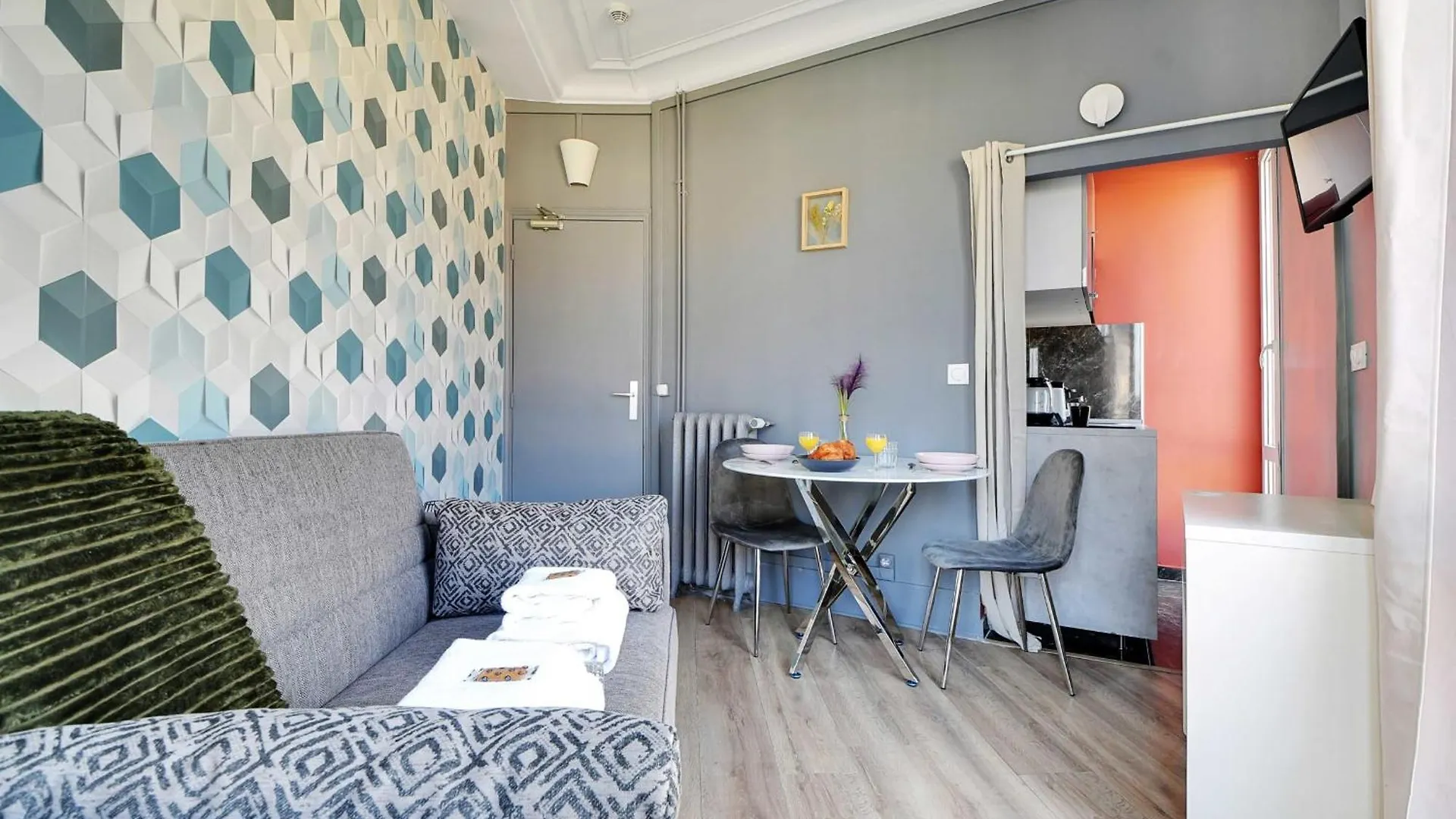 Residence Republique - Magenta Parigi 0*,