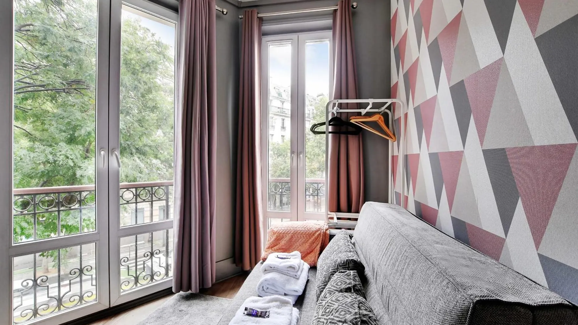 Residence Republique - Magenta Paris France