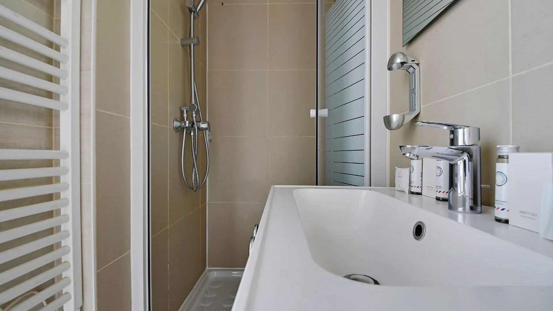 Apartment Residence Republique - Magenta Paris France